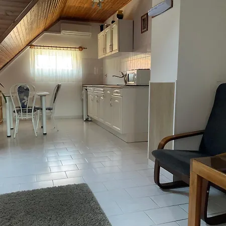 Ulrich Apartment *